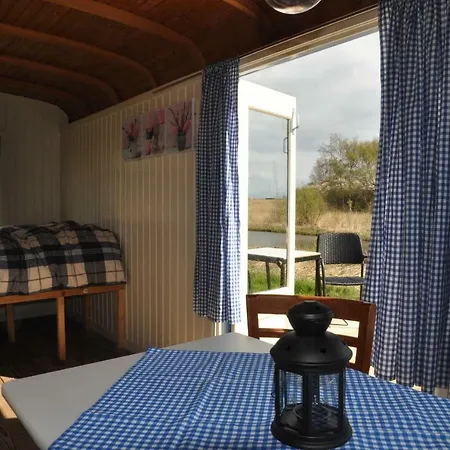 Sitting At The Bay בית חווה